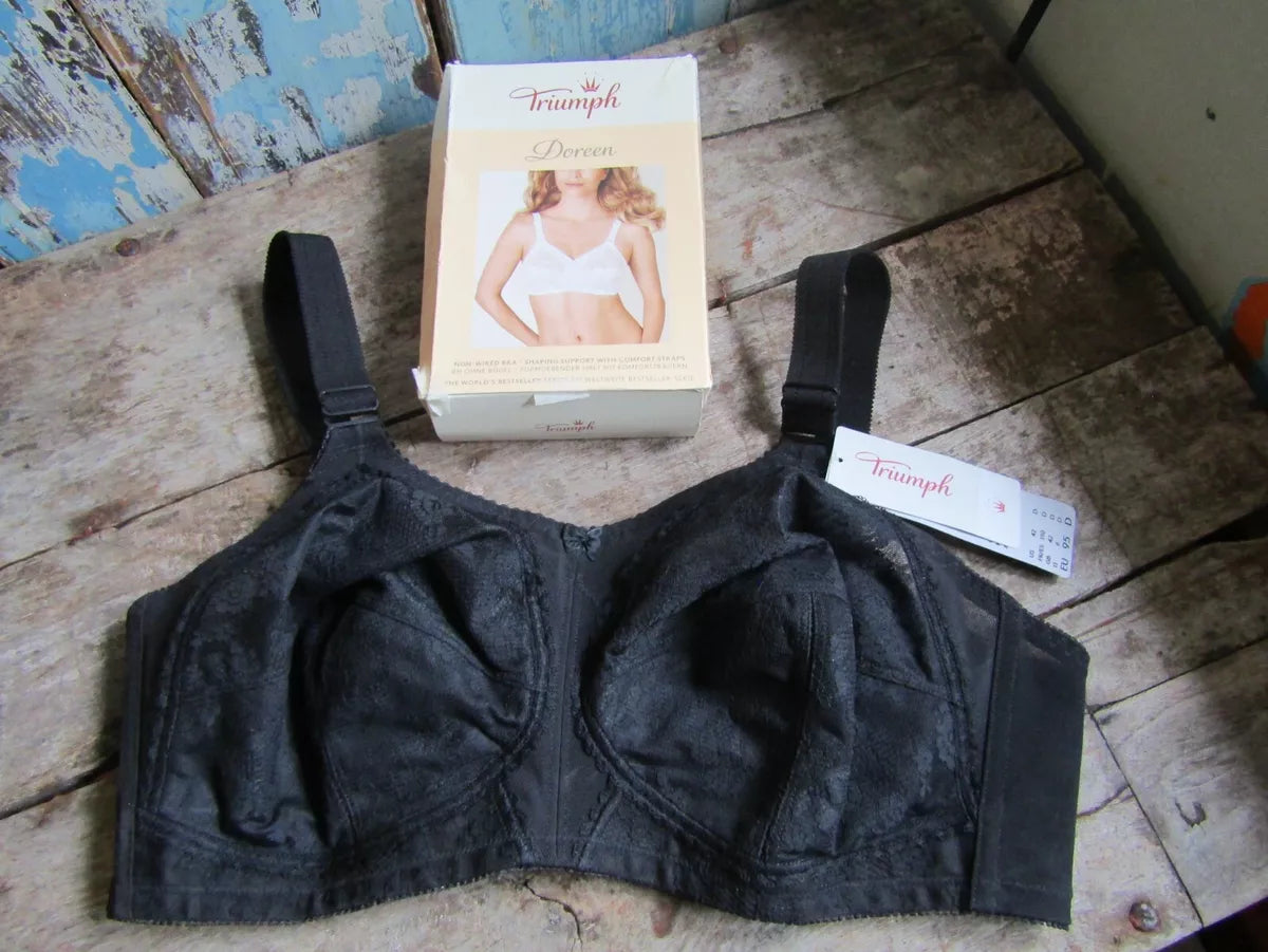 Pack of 2 triumph Doreen bra (new colors) limited time offer