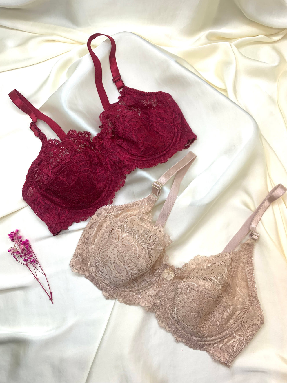 Under wire light padded bra