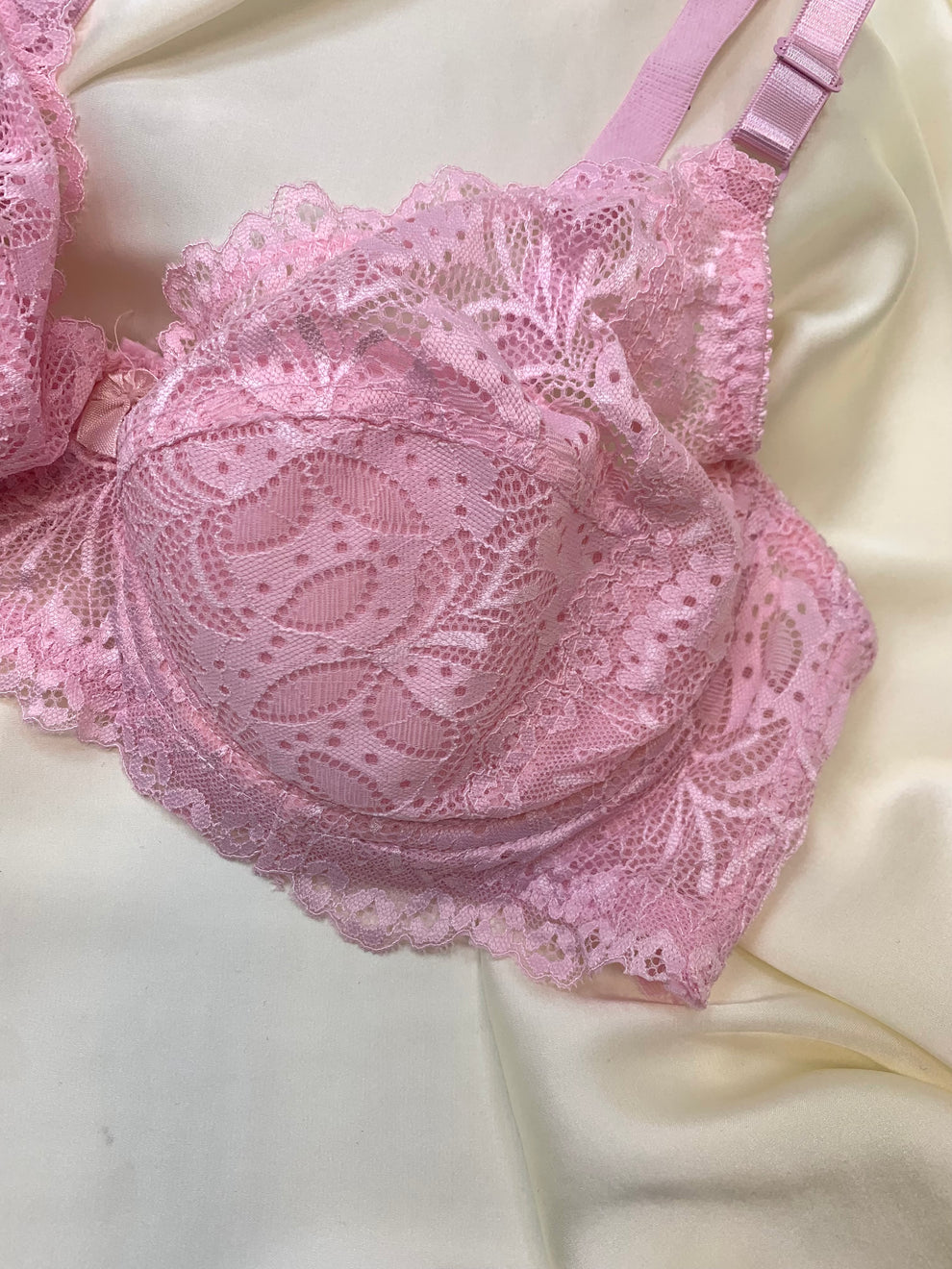 Under wire light padded bra