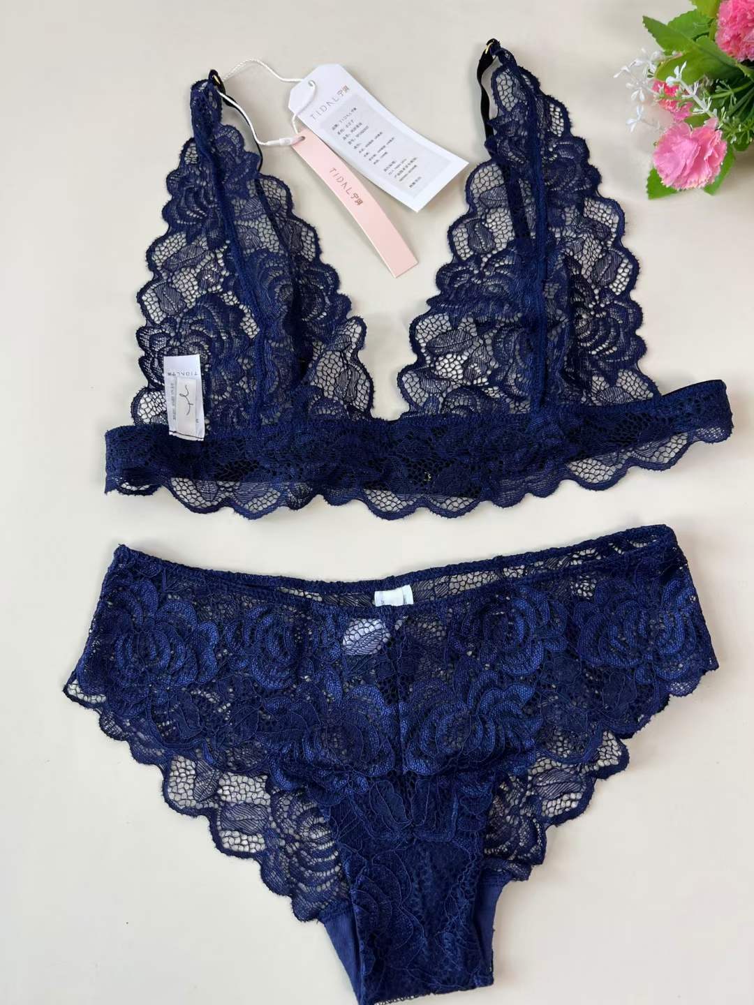 Pack of 3 different design lace bra panty set (imported)